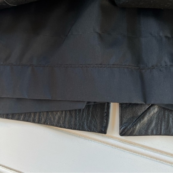 Wilson’s Leather Vintage Pencil Skirt size 10 Black Pockets Split Button & Zip - Picture 9 of 16